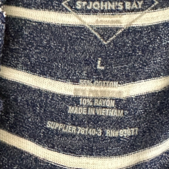 🎈🎈🎈St John’s  Bay Less Monday More Weekend T-Shirt Size Large - Picture 4 of 11